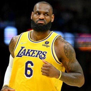 NBA直播-按兵不动乃湖人眼下最优解？他们对欧文也心存疑虑